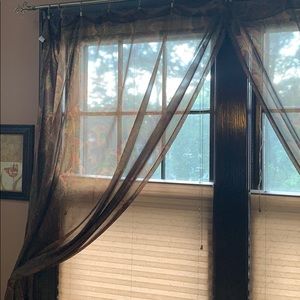 Beige/green/red Curtains